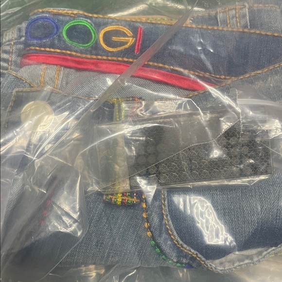 COOGI Factory Distressed Low Rise Capris 11/12 NWT - Picture 5 of 5